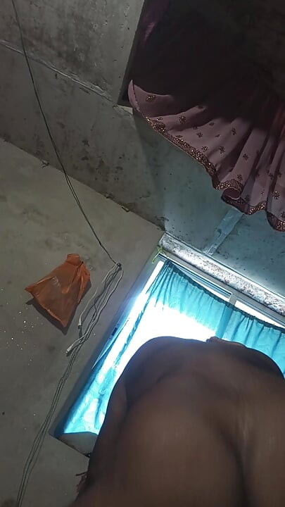 Üvey kardeşim sikini derinlere kadar amımın içine sokmama izin veriyor