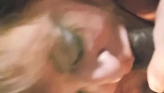 Ninenin ağzına tekrar boşalıyor