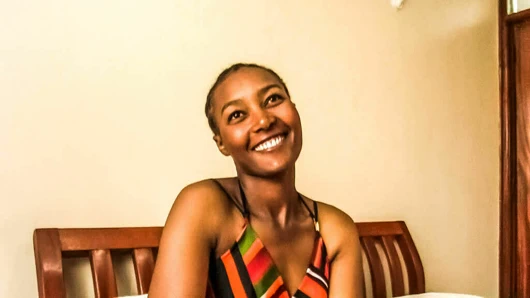 çok seksi keisha veren becky için sahte yapımcı için bir yüz