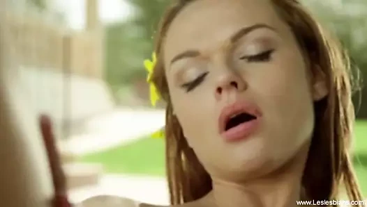 Öp beni seni güzel lezbiyen hissettirirken