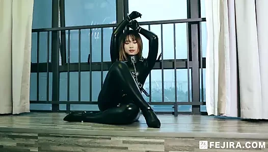 Fejira com - lateks catsuit içinde yakalanan kız