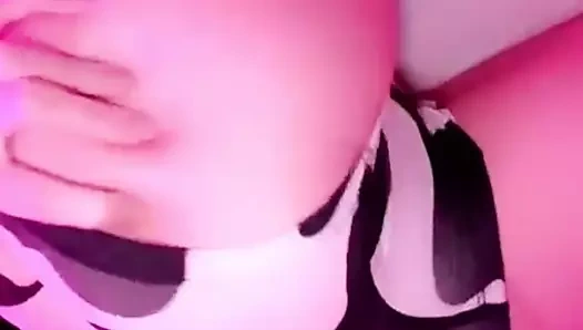 Sulu götümü sallıyorum