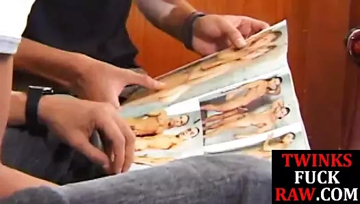 amatör twink yetiştirilen için Cum exchange sonra göt yalama