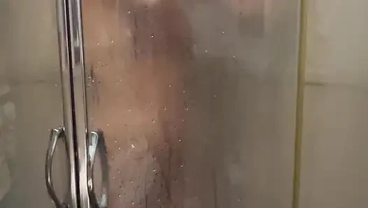 Tüm deliklere sikilmeden önce duş