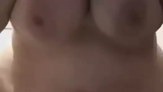 Tombul bbw yeni genç siyah sevgilisine video gönderir.