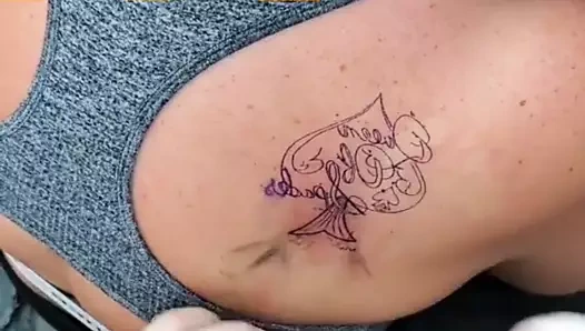 Arkadaşımın dövmesi maça kraliçesiydi, bbc #01 almak için