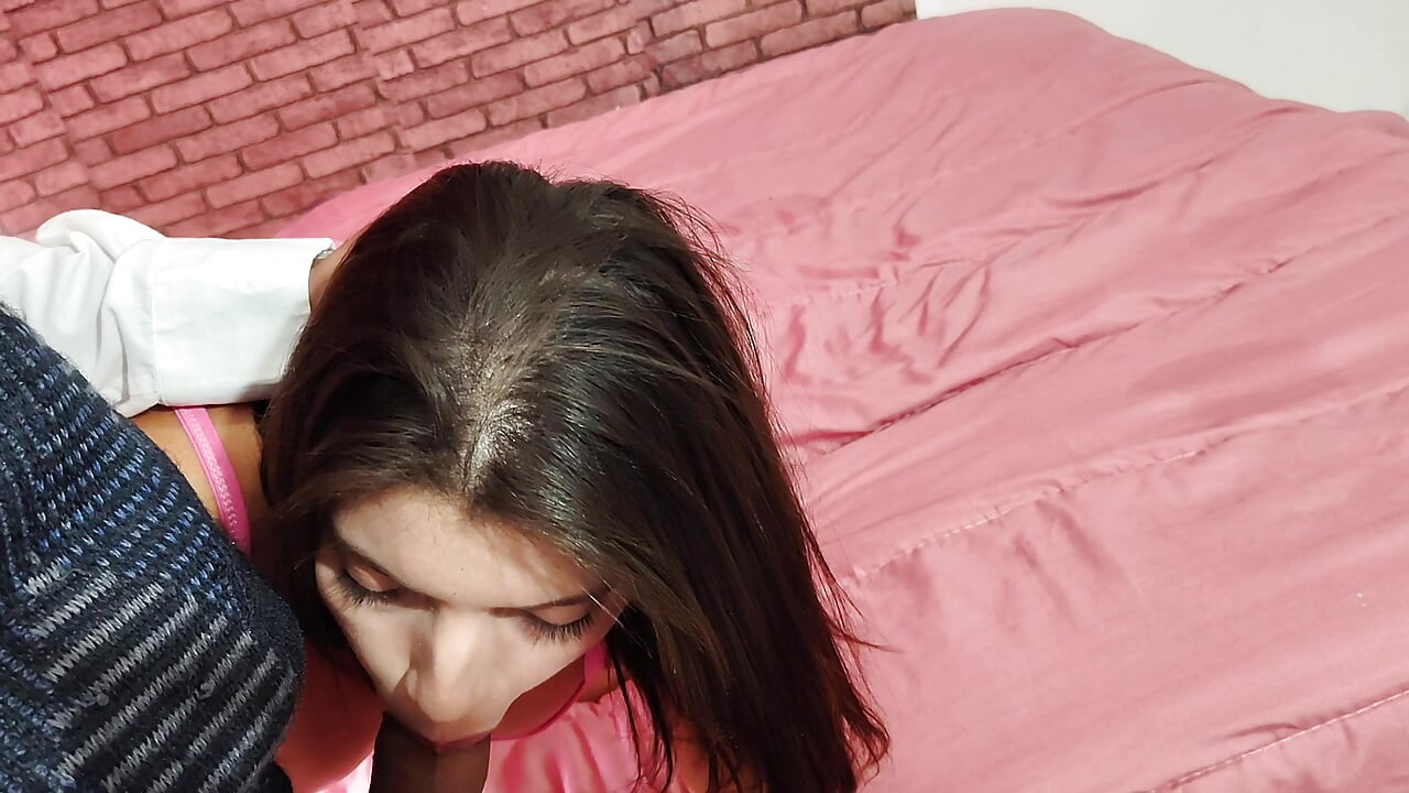 Dede yaşlı sapık üvey ailede ilgileniyor