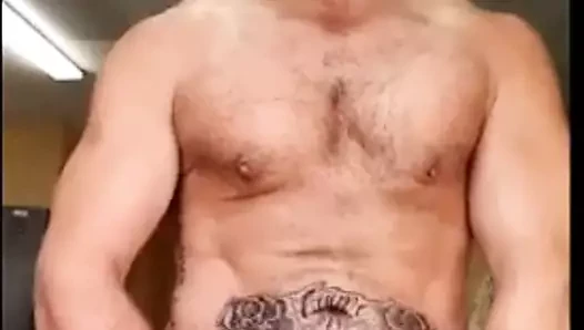 Dövmeli heteroseksüel adam güzel bir döl