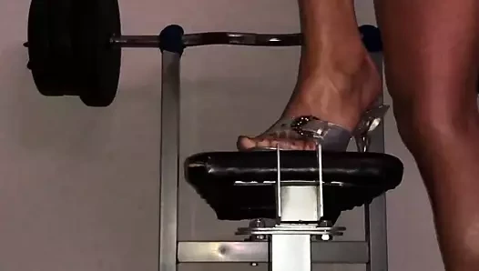 Stilettos lac corsage yarak halkası esaretinde ayaklara boşalma