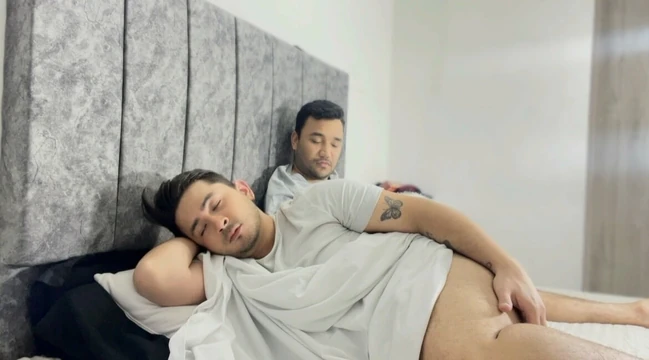 The young straight man shares room and was seduced by his gay best friend and leaves his ass full of hot cum