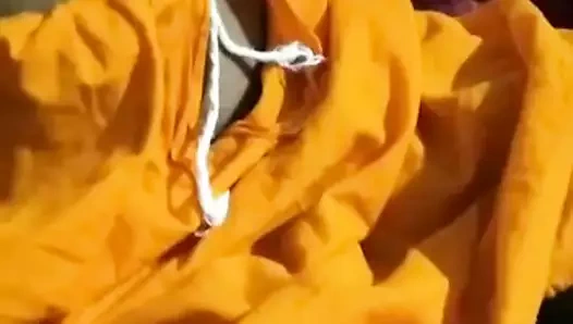 Veena gecelikleri çıkarıyor