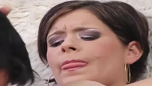 Yarağımı sokabildiğim iki sıkı amcık