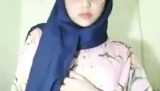 tesettür femboy eğleniyor