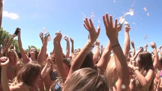 Bikinili seksi hatun