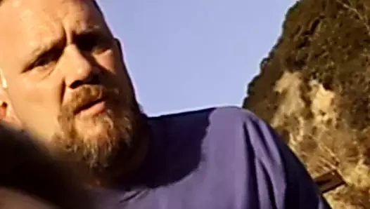 açık havada sallanan ile doğal sarışın karıcık