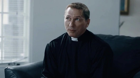 Saf tabu rahip genç 2 ona anal bekaretini ikna eder