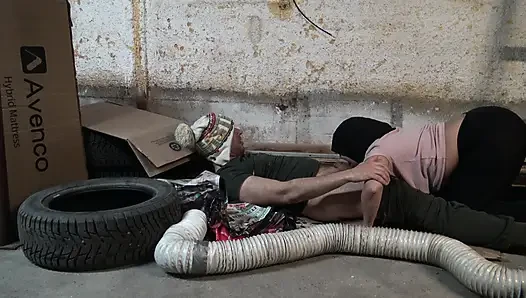 Nymphomaniac kız New York'ta sokakta beş parasız götlü bir serseriyle seks yapıyor