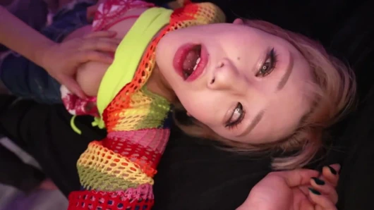 Haruhi - güzel bir kız afrodizyak aldıktan sonra sert anal seks yapıyor!