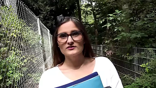 Holly Hunter üçlü seks sevmediğini gösteriyor...