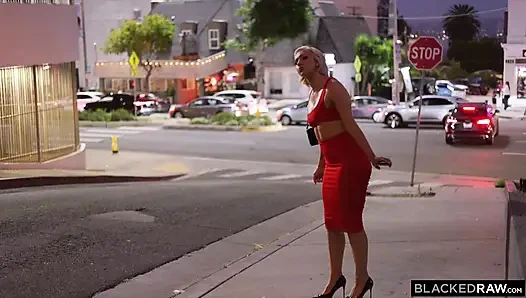 Blackedraw sarışın baddie bambi barton Jason'ın büyük büyük zenci için erkek arkadaşını terk ediyor