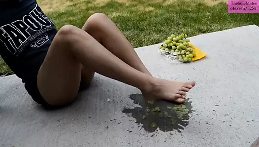 Tsm - dylan rose ayaklarıyla üzümleri eziyor