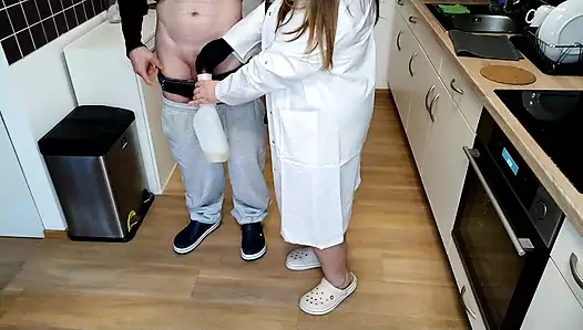 Kayınvalidesi damadının erkek idrar torbasını doldurmasına izin veriyor