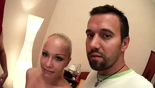 Vay be, gördüğüm en iyi ve hızlı yarak emen büyük memeli orta yaşlı seksi kadın