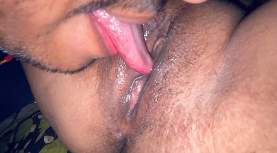 İlk Kez Desi Bhabhi Am Yalama Videosu
