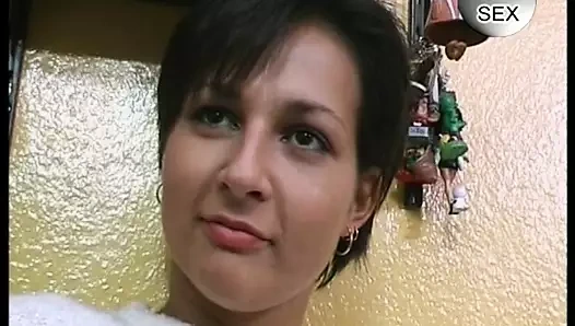 Dildo und Blowjob Test bei Haufrau Sabrina 32