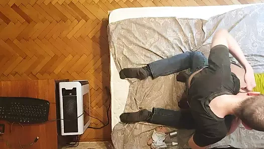 Kız köle bir adamla sert anal seks yapıyor