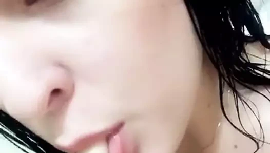 Jovencita. Hermosa masturbandose