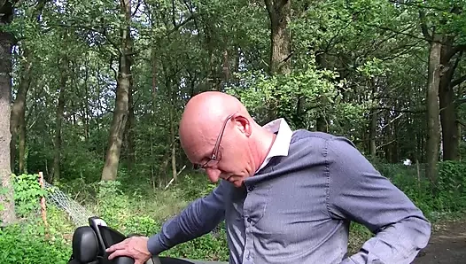 Alman sürücü sadece sürtük otostopçuları alır