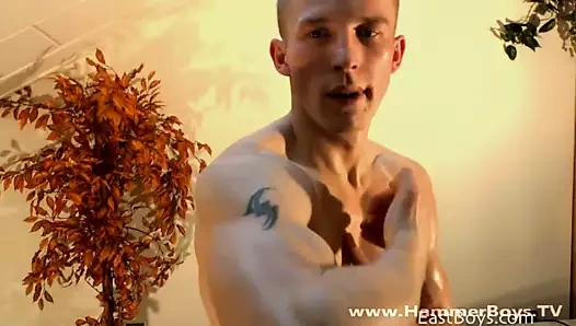 Hammerboys TV'den Brian Owen