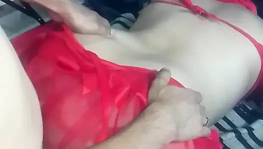 Götünü, vajinasını emiyor ve seksi şeytanına sokuyorum