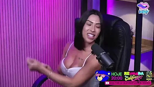 Podcast Revoada - Beatriz Miuky