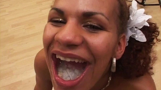 Sıcak çikolata alman bukkake kraliçe