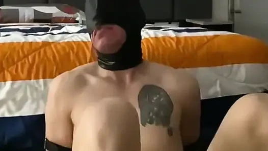 Devasa penisini rahatsız etmek