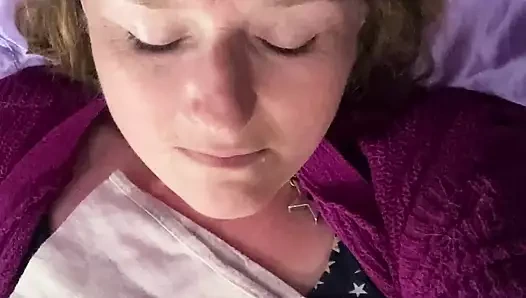 Ateşli, terli, orta yaşlı seksi kadının döl yüzü!