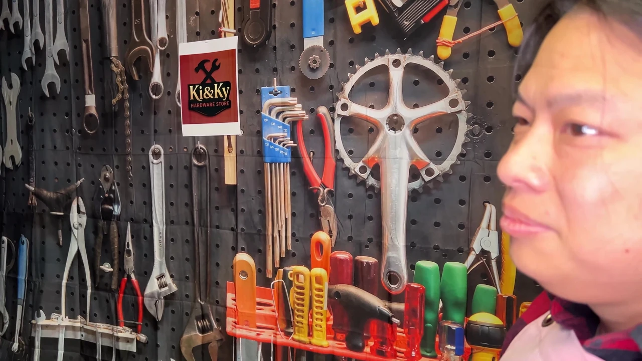 Kinky Hardware Store – Cliff Media Productions