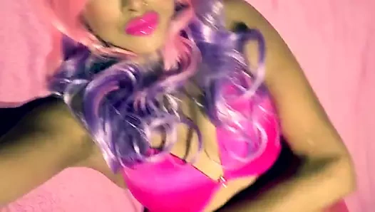 Sürtünme benim kedi içinde pembe file çoraplar