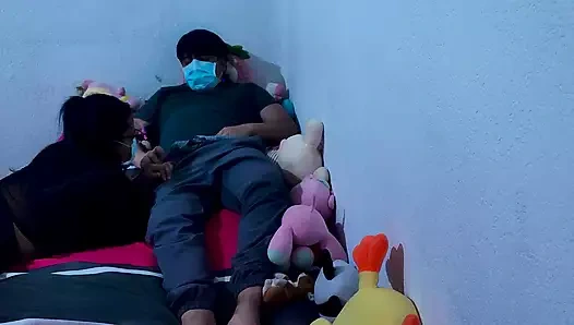 Üvey kız annesi tarafından azarlanıyor ve tantrum için beni sikiyor