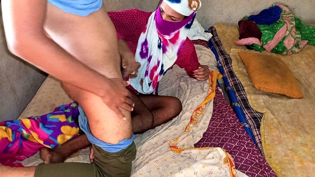 Pooja bugün büyük bir zevkle sari giydi ve kayınbiraderi tarafından götünü siktirdi.