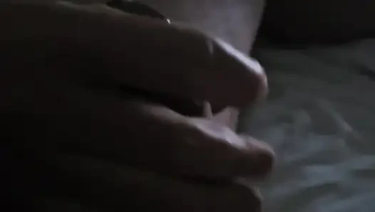 Yaramaz orta yaşlı seksi kadın mastürbasyon yapıyor