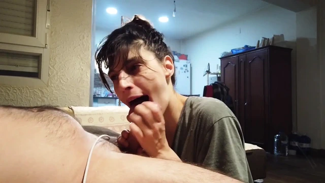 Bu amatör çiftin ferahlatıcı cumshotları ve sevimli anları