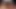 Özel fotoğrafçılık: Cosplayer fotoğraf sahnelerini arıyor, düşündürücü şekilde poz veriyor, onu ıslak ve heyecanlı yapıyor.