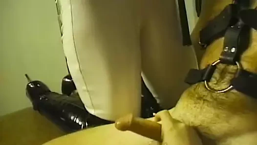 Sarışın sürtük ile kadın egemenliği