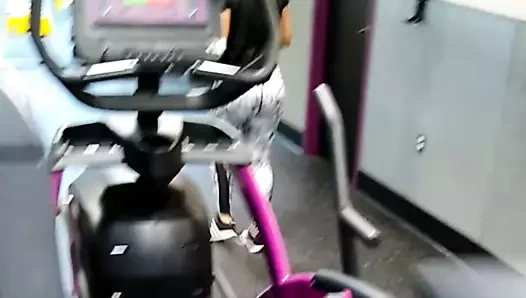 Spor salonunda güzel şişman şişman göt