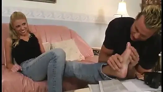 Yalınayak gizli film Tawny Roberts'tan film akışı