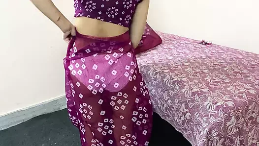 Hintli aç büyük yarak kızın amını sikiyor