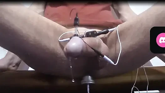 E-stim damlayan orgazm